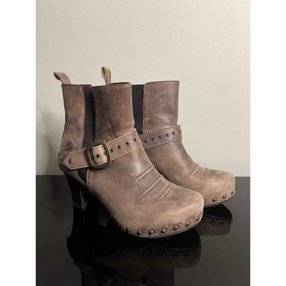 Dansko Reagan‎ Taupe Leather Pull On Boots Heels Studded Women Size 36